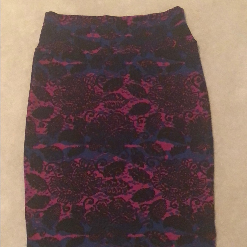 LuLaRoe beautiful EUC Cassie skirt